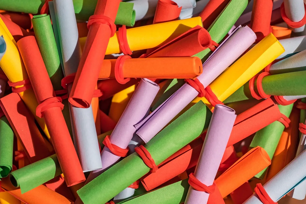 Lottery tickets, coloured, unsorted