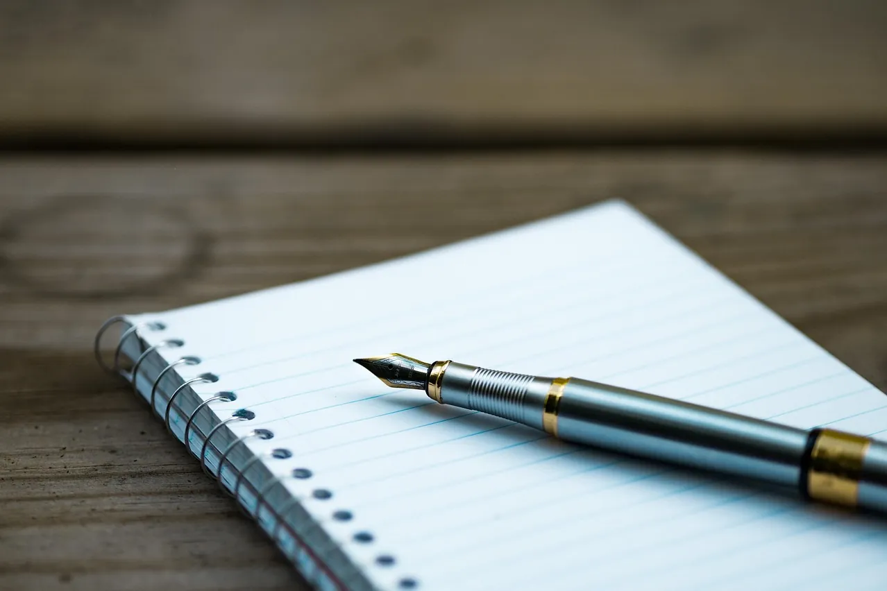 Fountain pen, note, notebook
