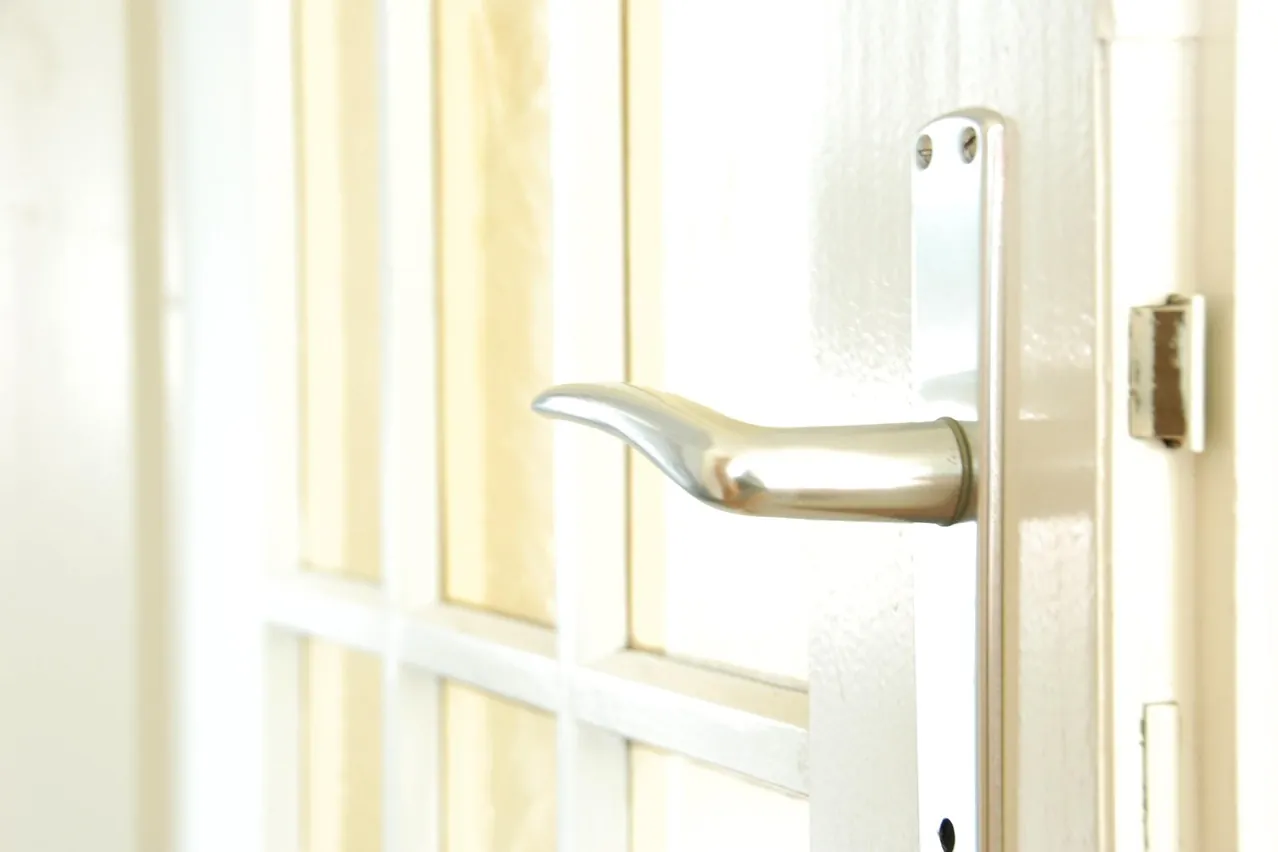 Door, open, welcome