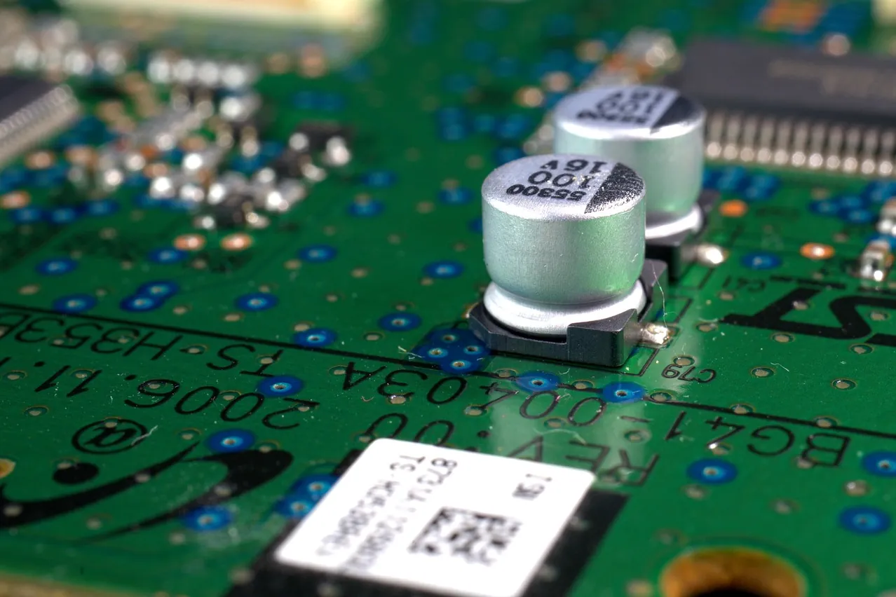 Circuit board, chip, computer