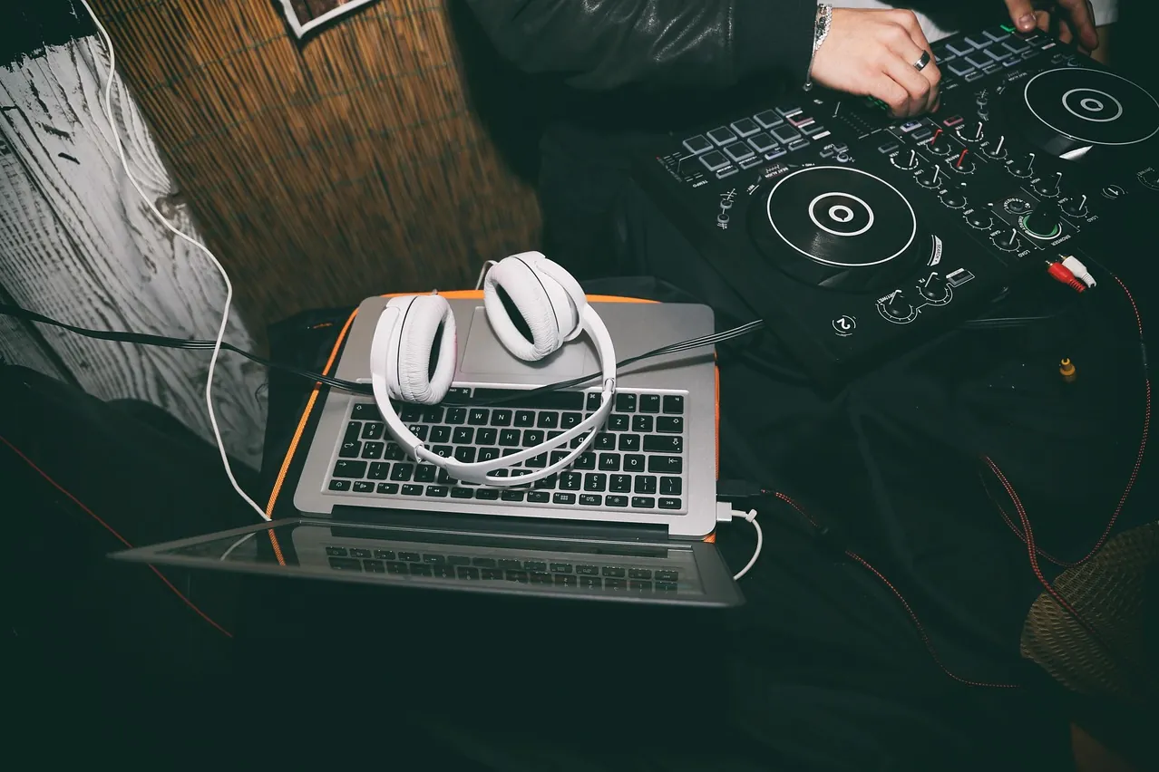 Headphones, laptop, dj