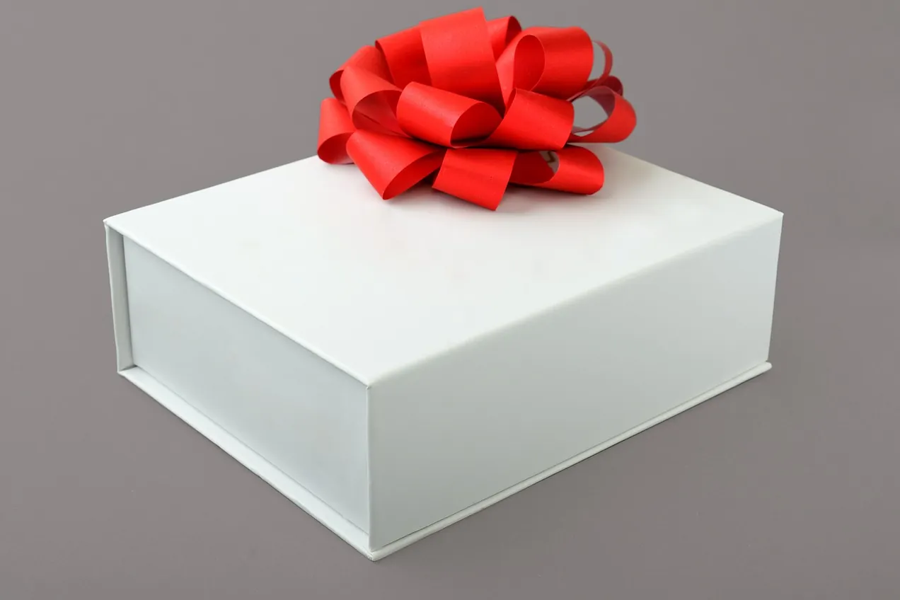 Packing, gift, bow