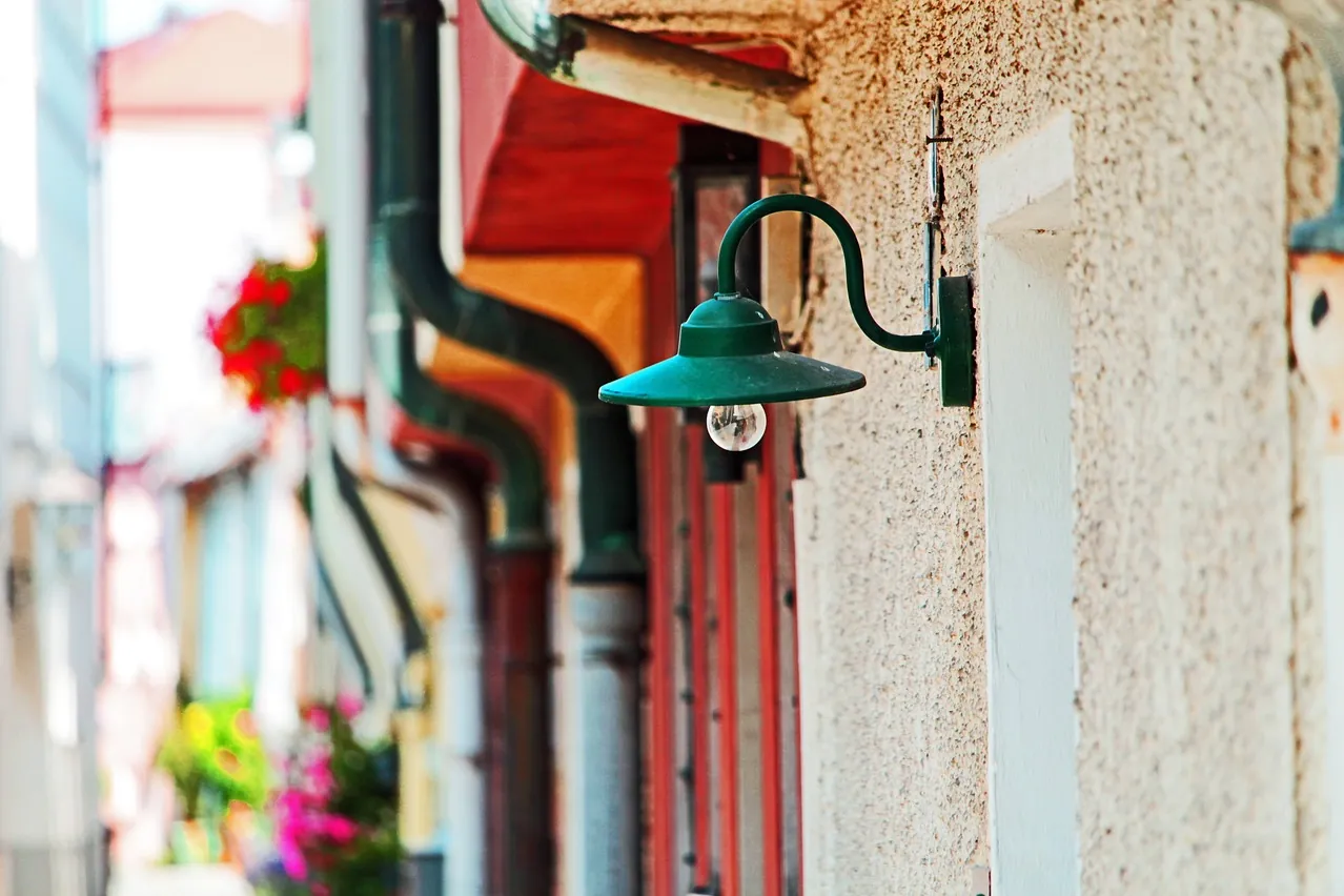 Lantern, light bulb, street light