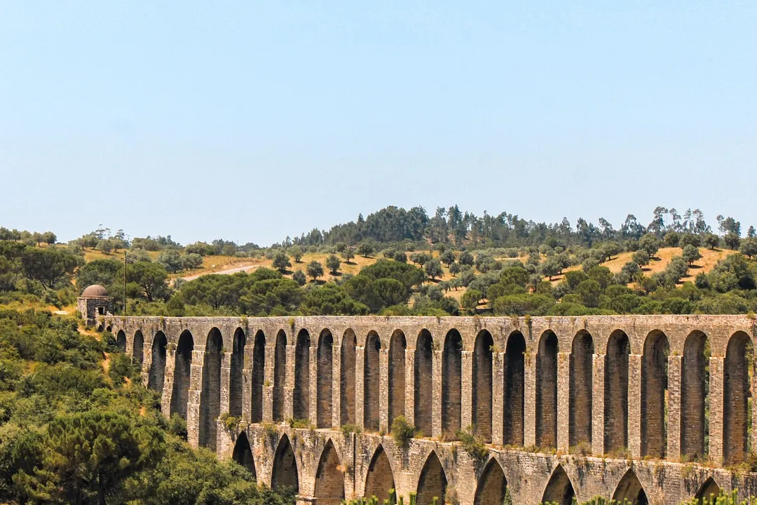 Aqueduct, tomar, portugal
