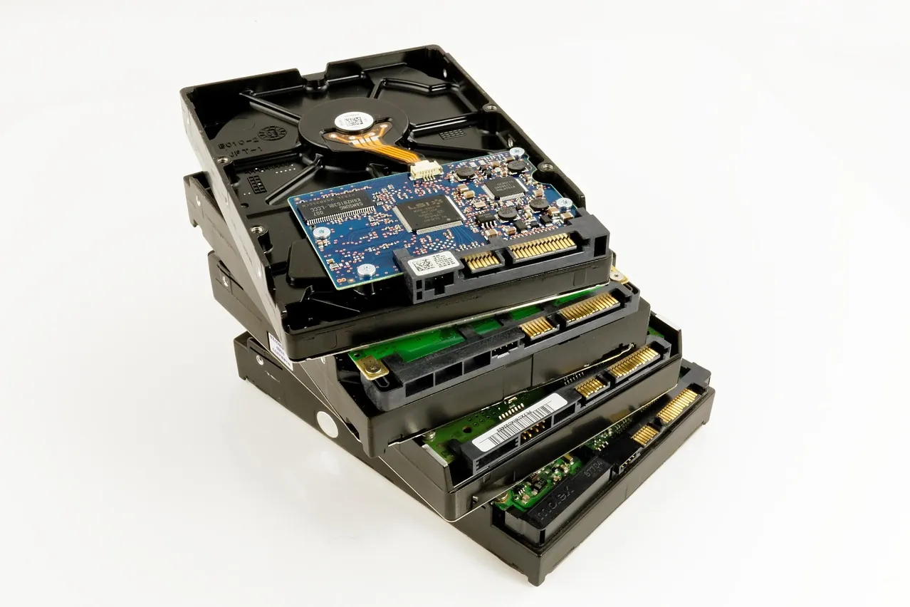Storage, storage medium, hard drive