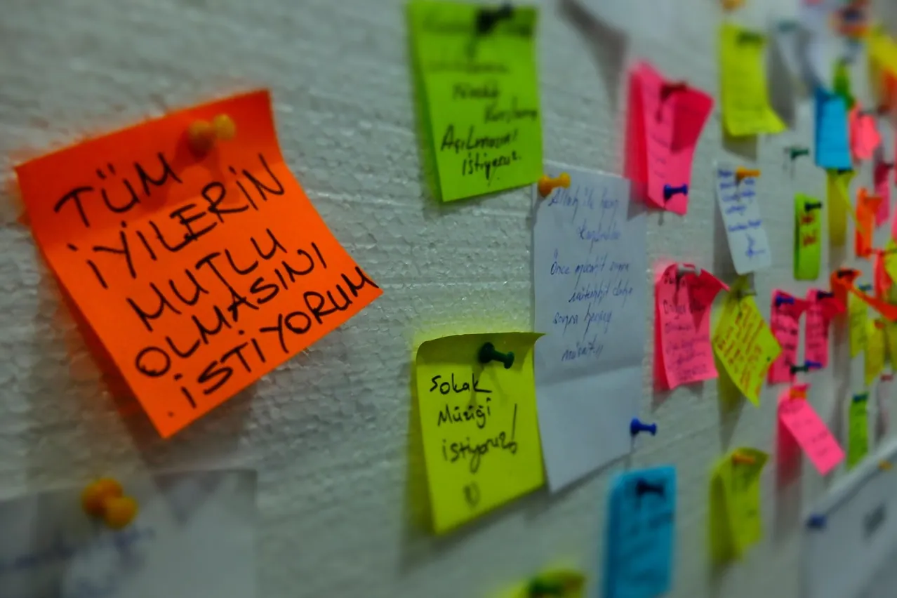 Sticky notes, wishes, requests